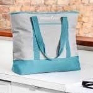 Brand new Pampered Chef thermal bag